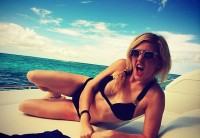 ellie-goulding-bikini.jpg